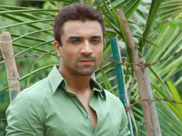 సినీ ప్రముఖులతో సంబంధాలు