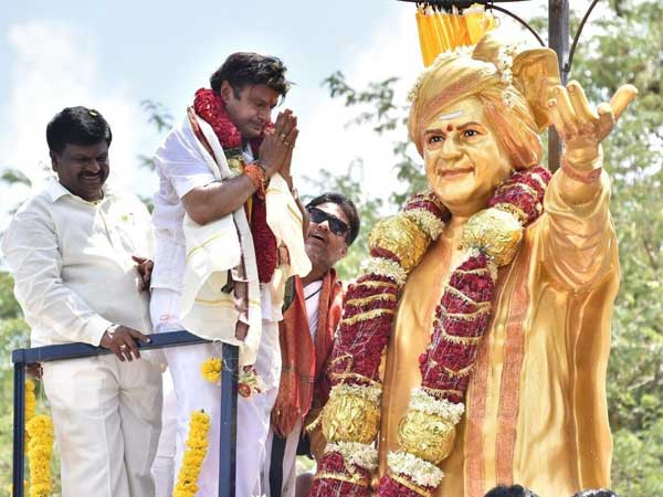 బాలయ్య రాగానే