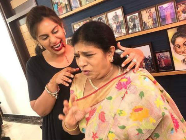 అత్తతో సరదాగా