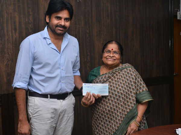  రూ. 4 లక్షలు విరాళం