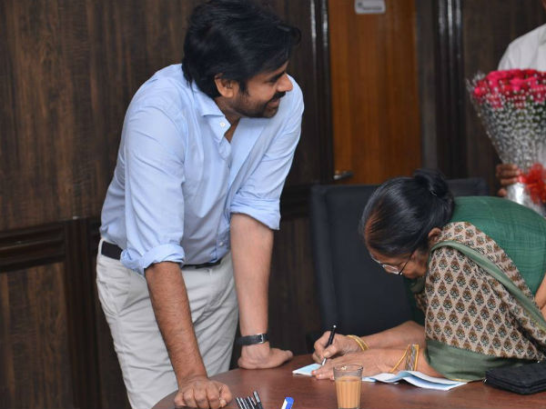 అక్కడే చెక్ రాసిచ్చారు