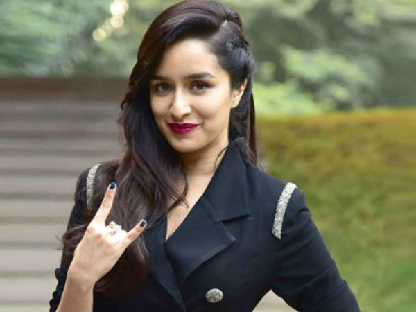 బాల్య స్నేహితుడితో లవ్