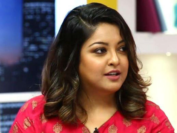  అందరి ముందు బట్టలు విప్పాలని ఎవరూ చెప్పరు