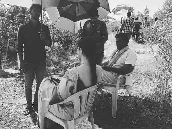 కర్నూలు రాజకీయ నాయకురాలు, చీరకట్టు అలానే ఉంది...