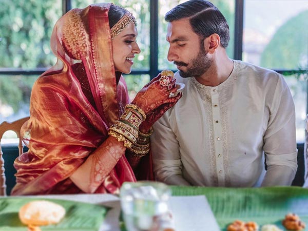 అందంగా రిసెప్షన్ వేదిక