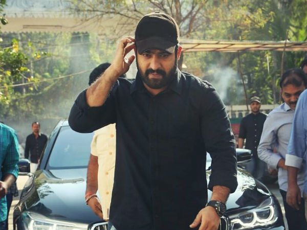 లాయిడ్ స్టీవెన్స్ సమక్షంలో ఎన్టీఆర్ ట్రైనింగ్