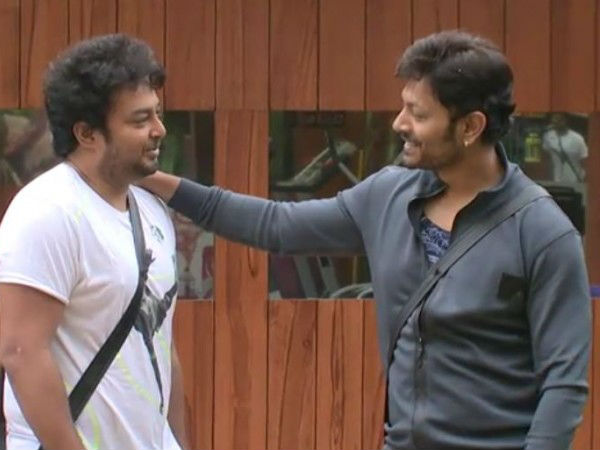 మా ఇద్దరికీ మాటల్లేవు 