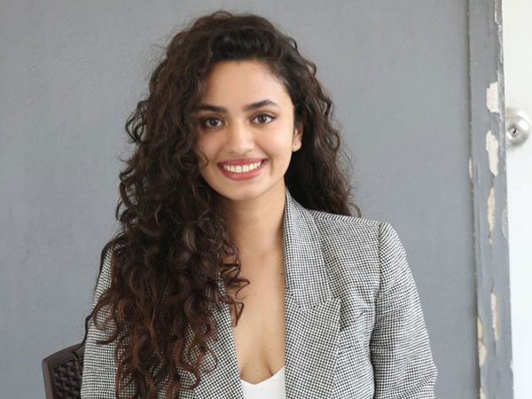 లవ్ ప్రపోజల్స్ పెద్దగా రాలేదు