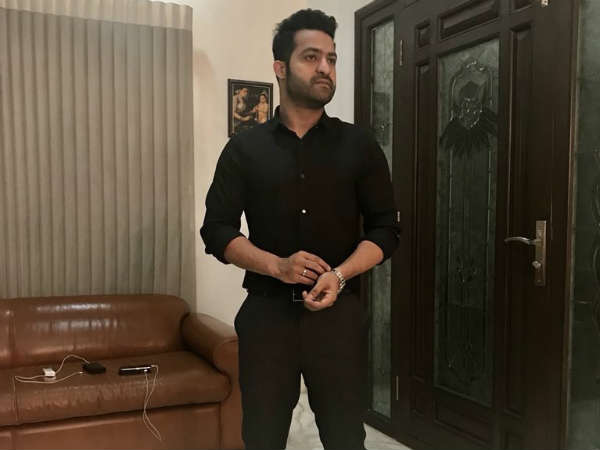 దొంగ పాత్రలో ఎన్టీఆర్