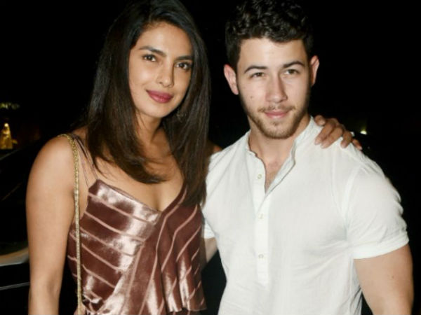 ప్యాలెస్‌లో 64 రూమ్స్ బుక్ చేశారు