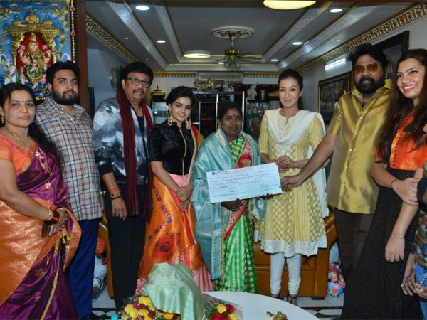 బేబీకి మాజీ ఎమ్మెల్యే ఘన సన్మానం