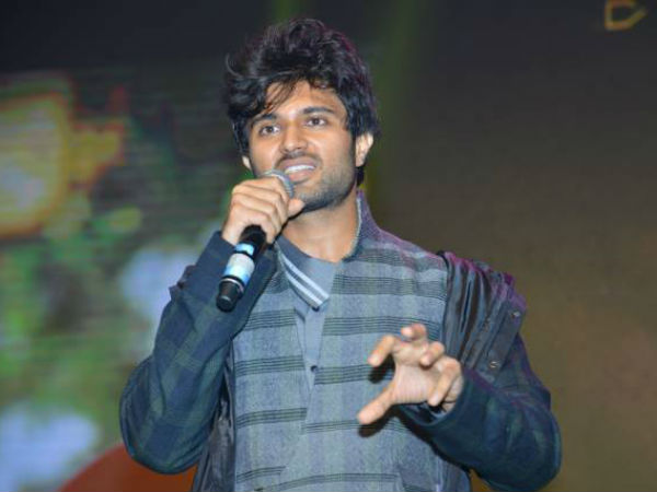 పైరసీ చేసేవాళ్లకు నా మిడిల్ ఫింగర్ 