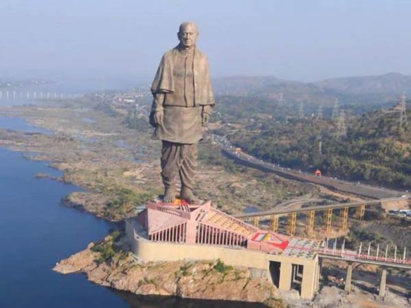  నీలాంటి ఇడియెట్స్ ఉండబట్టే.. సిద్ధార్థ్‌కు చుక్కలు చూపించిన నెటిజన్లు!