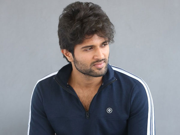  టాక్సీవాలా పైరసీకి గురైనా