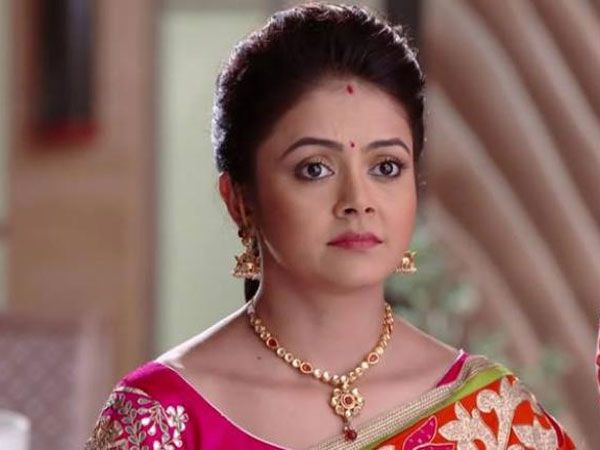 అక్కడి నుంచి వేరే వాహనంలో