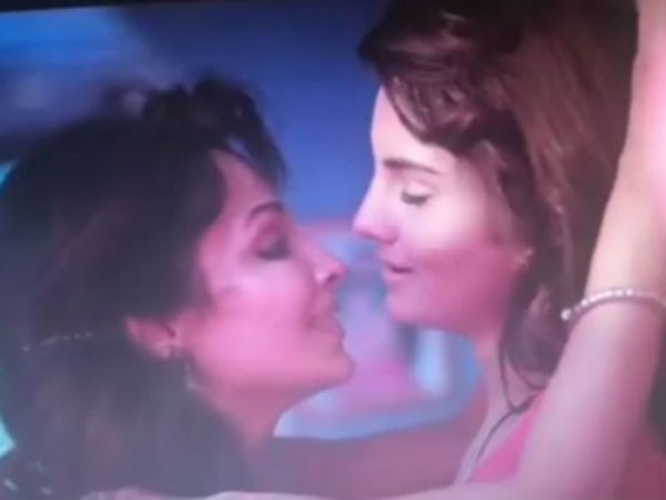 పని మనిషి పాత్రో....