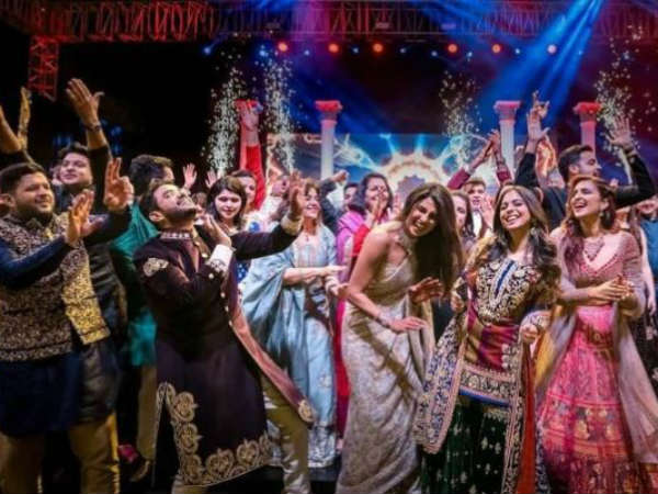 ప్రియాంక చోప్రా సూపర్ హ్యాపీ 