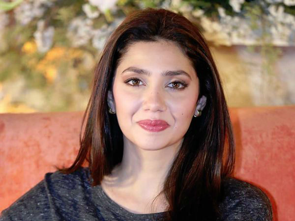 హఫీజ్‌కు శుభాకాంక్షలు తెలుపుతూ 