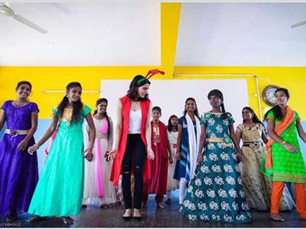 వారితో ఆడి పాడిన సమంత