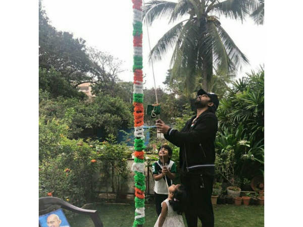 Allu Arjun Flag Hosting At His Home along with his children 