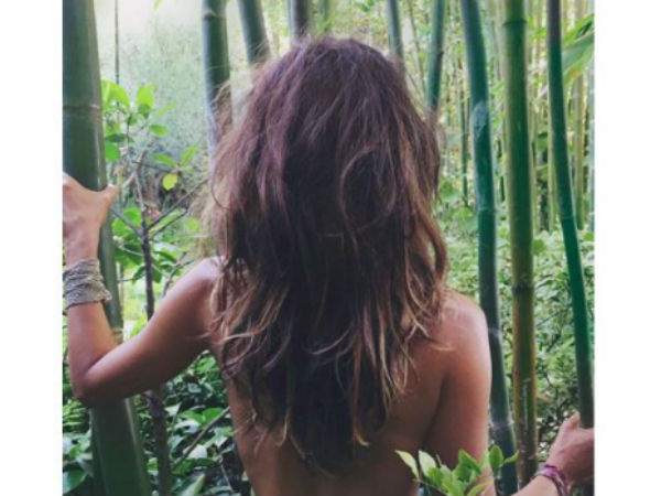 అర్ధనగ్నంగా మారి బాండ్ హీరోయిన్