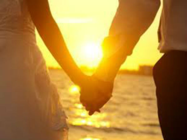 అసత్యాలు చెప్పి 