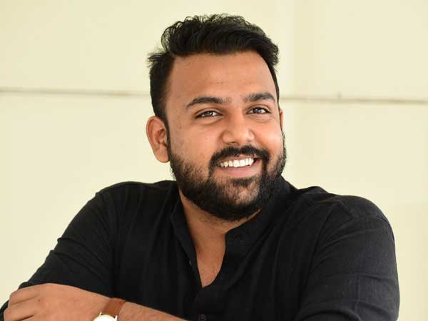 నలుగురి మధ్య