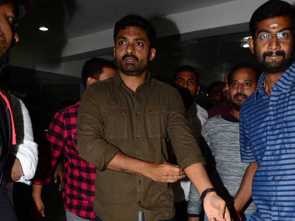 కళ్ళకు కట్టినట్లుగా