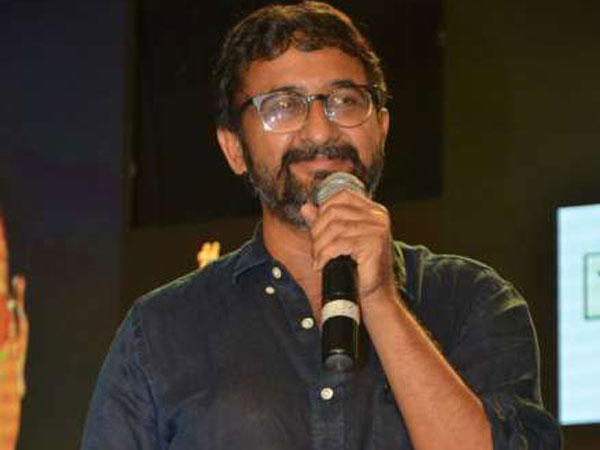 ఎన్టీఆర్ బయోపిక్: సింగిల్ వర్డ్‌తో అందరి నోటికి తాళం వేసిన తేజ.. ఏమన్నారంటే? 