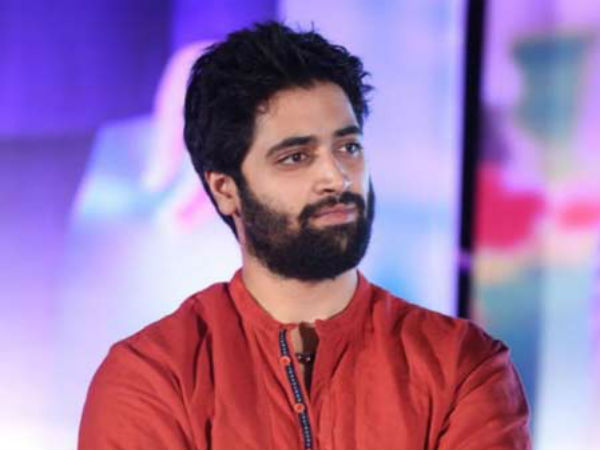 తెలుగు, హిందీ భాషల్లో 