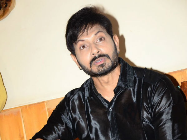 కొందరు భయబ్రాంతులకు గురిచేస్తున్నారు