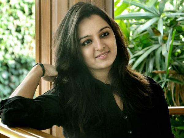 మంజు వారియర్ హామీ ఇవ్వడం