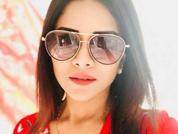 బీరువాలో ఏమున్నాయి?