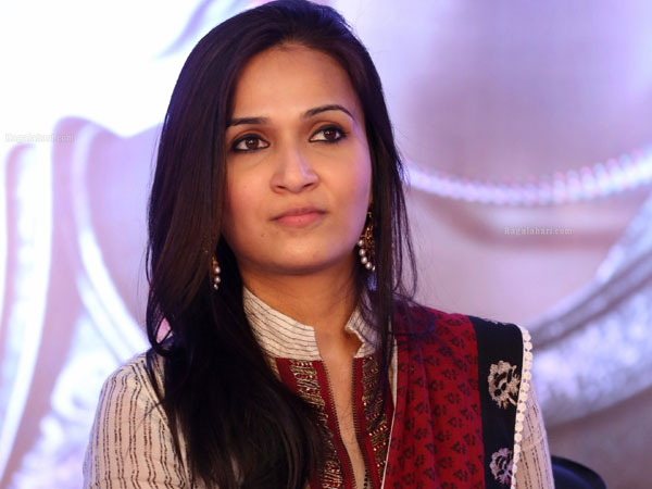 మొదటి పెళ్లికి కోర్టు ద్వారా విడాకులు