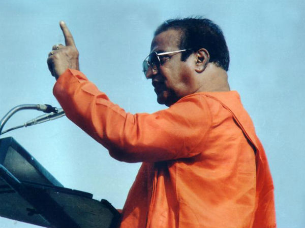 ముంబైలో హోటల్ పెట్టిన ఎన్టీఆర్