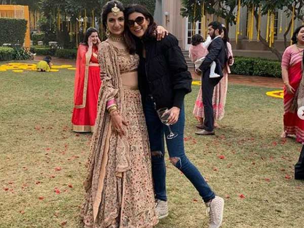 వధువుతో కలిసి...