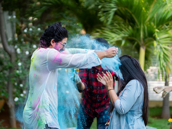 భార్యను రంగుల్లో ముంచెత్తిన అల్లు అర్జున్