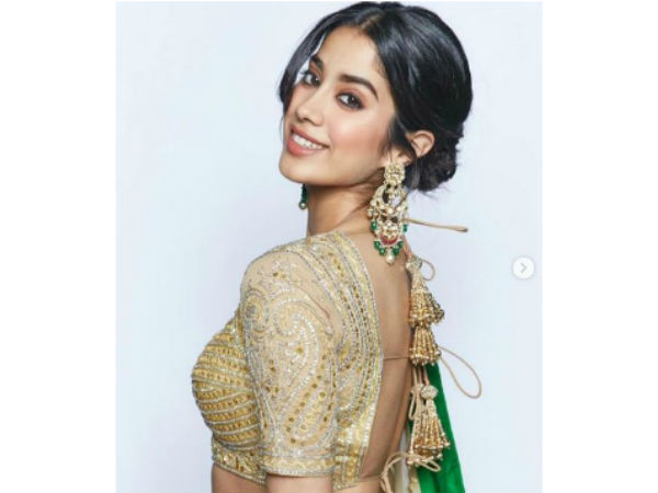 ఇండియన్ ఎయిర్ ఫోర్స్ ఫైలట్ పాత్రలో...