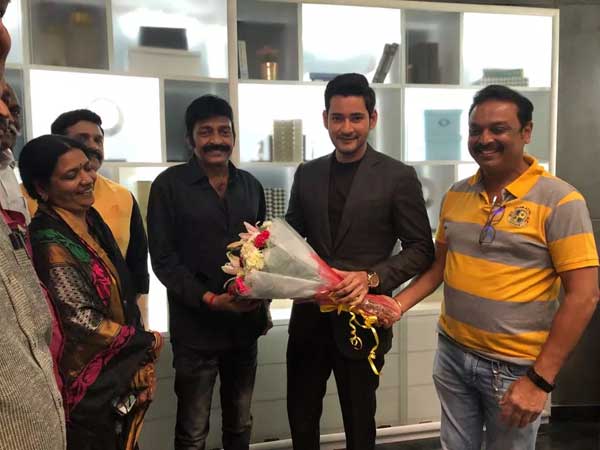 వెనక ఉండి పెద్ద పెద్ద స్టార్స్ మద్దతు ఇవ్వడం కొత్తకాదు