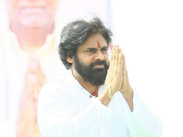 సినీ ప్రముఖులను అనుకూలంగా చేసుకోవడం