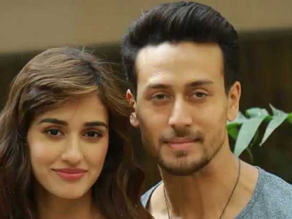  రెండు చిత్రాల్లో