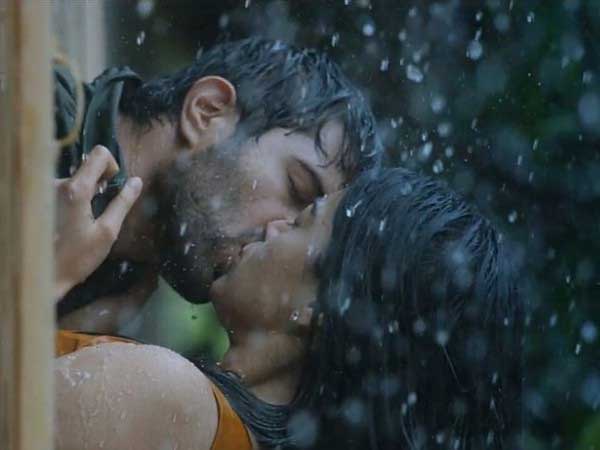 వివాదంగా విజయ్ దేవరకొండతో ముద్దు