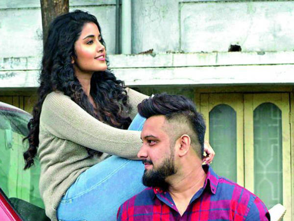 అనుపమ పరమేశ్వరన్ తొలిసారి