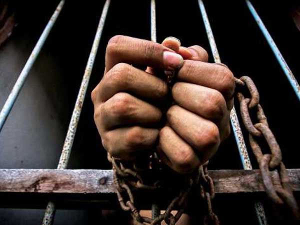  పలు నగరాల యువతులపై వల