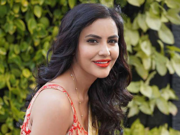 సంబంధం లేకపోయినా 