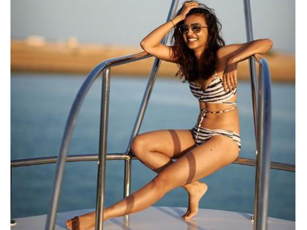 రాధిక ఆప్టే హాట్ ఫోజుకు భారీగా లైక్స్