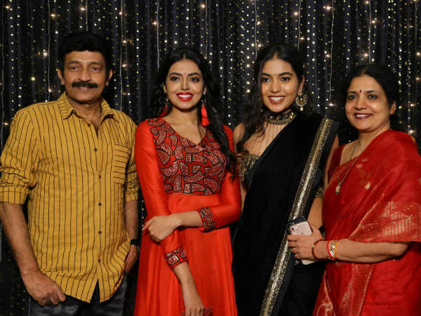 నా కూతుళ్లకు బూతు సందేశాలు పంపిస్తున్నారు