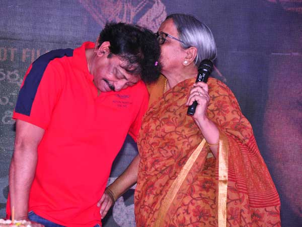 తనకు పుట్టినరోజు జరుపుకోవడం ఇష్టం లేదంటూనే..