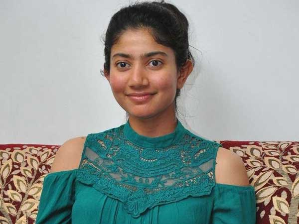 సినిమాల్లోనే మేకప్ వేసుకోను