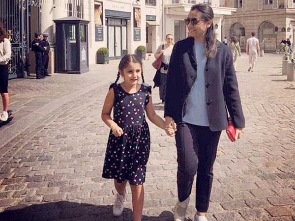 మొండికేసిన సితార